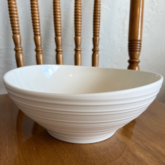 Mikasa Swirl White‎ Elegant Serving Bowl Vegetable Pasta - Picture 13 of 15